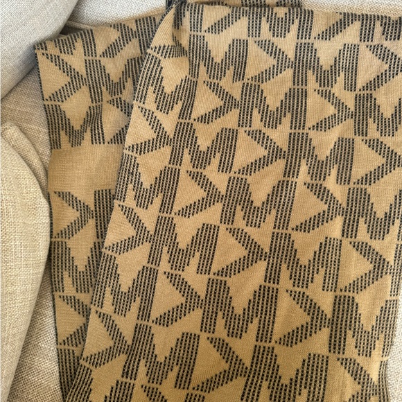 Michael Kors Scarf reversible - Picture 4 of 6